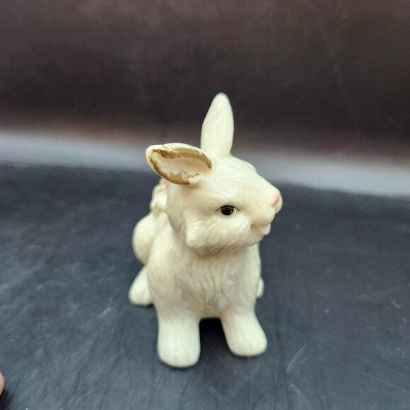 Vintage Bunny Rabbit Salt & Pepper Shakers Porcelain Set - Picture 5 of 8